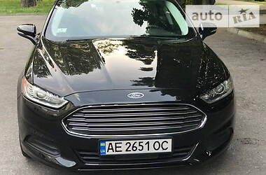 Ford Fusion SE 2015