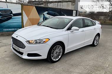 Ford Fusion SE 2015
