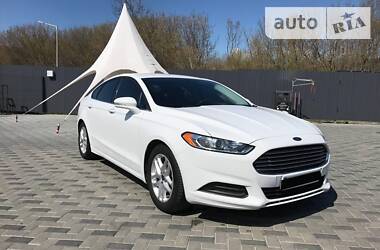 Ford Fusion SE 2015