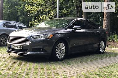 Ford Fusion plug in hybrid 2016