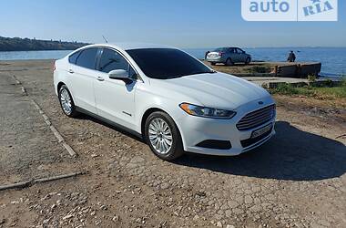 Ford Fusion   2013