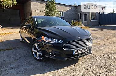 Ford Fusion SE 2015