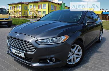 Ford Fusion SE 2015