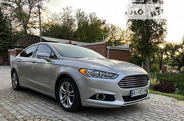 Ford Fusion SE 2015