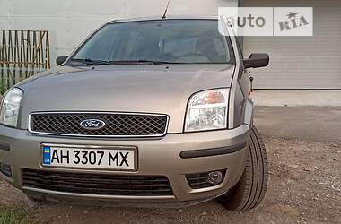 Ford Fusion  2004