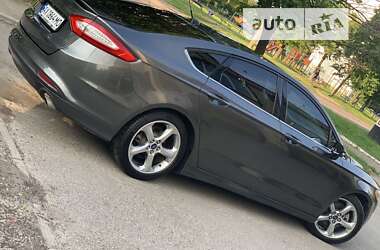 Ford Fusion SE 2014