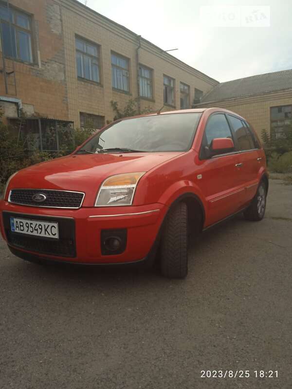 Хетчбек Ford Fusion