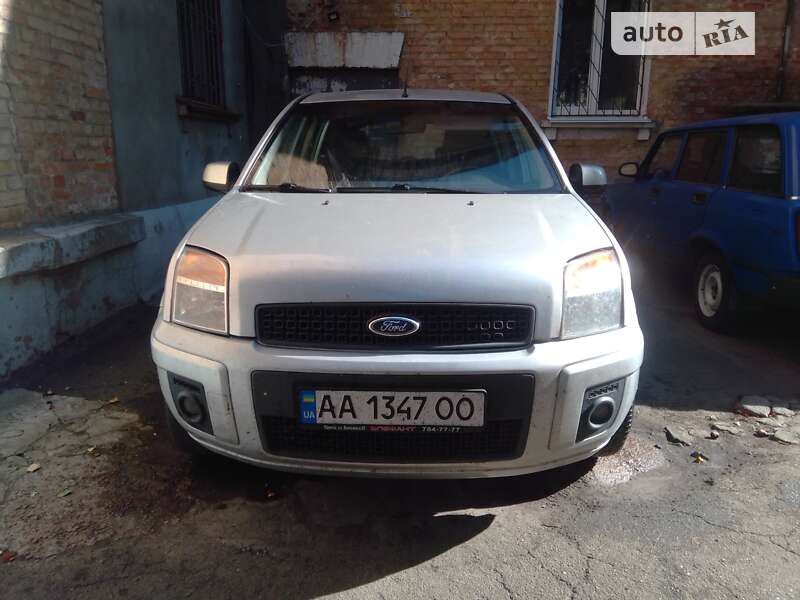 Хетчбек Ford Fusion