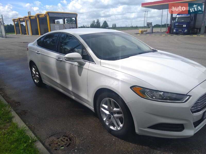 Седан Ford Fusion 2013 в Києві