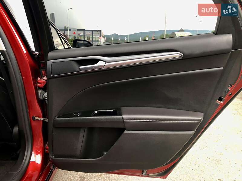 Седан Ford Fusion 2014 в Тячеві