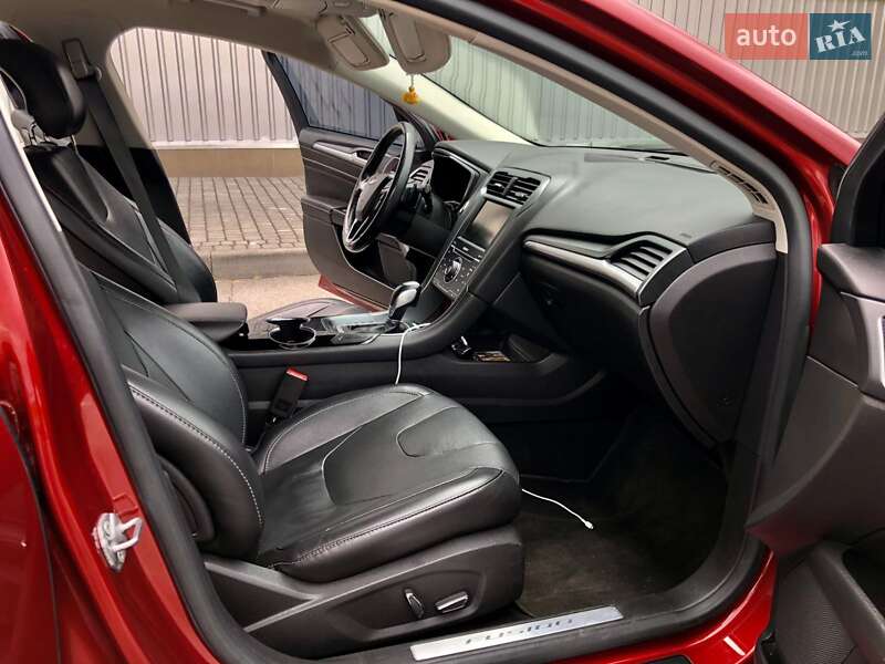 Седан Ford Fusion 2014 в Тячеві