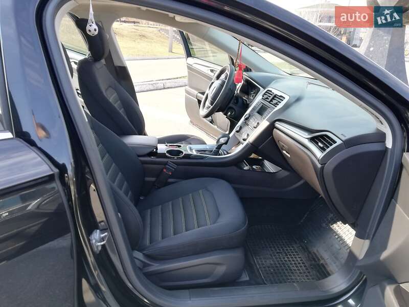 Седан Ford Fusion 2013 в Александрие