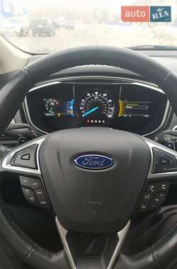 Ford Fusion 2016