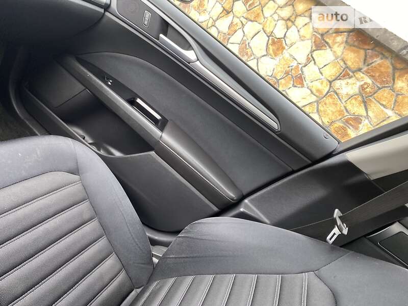 Седан Ford Fusion 2013 в Могилів-Подільському