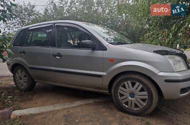 Ford Fusion  2003