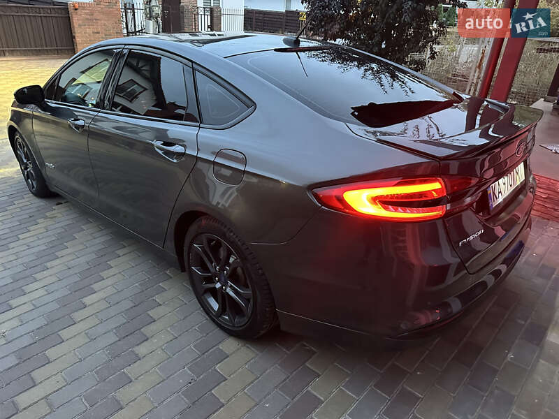Седан Ford Fusion 2018 в Киеве
