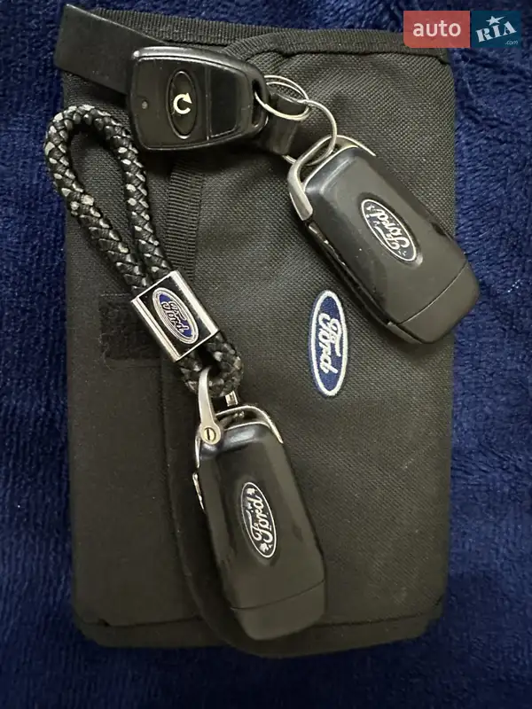 Седан Ford Fusion 2015 в Умани документ