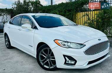 Ford Fusion 2019