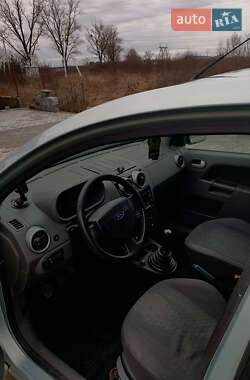 Ford Fusion  2003