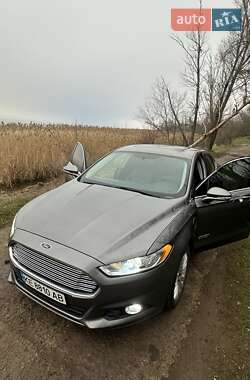 Ford Fusion  2013