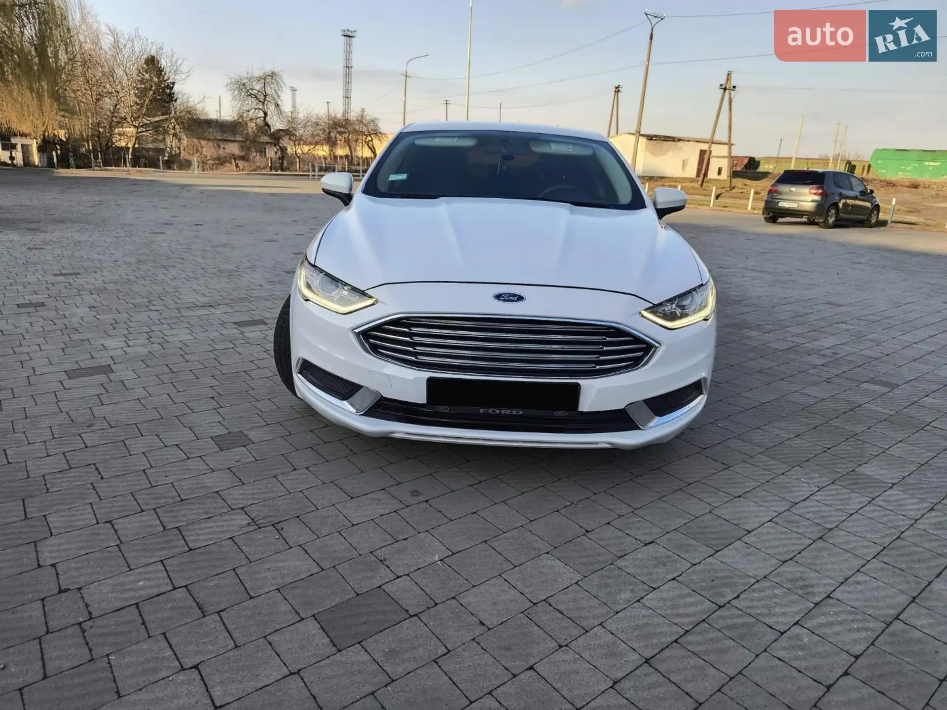 Ford Fusion 2017 VIN 3FA6P0LUXHR380910 фото оголошення 2 з 10