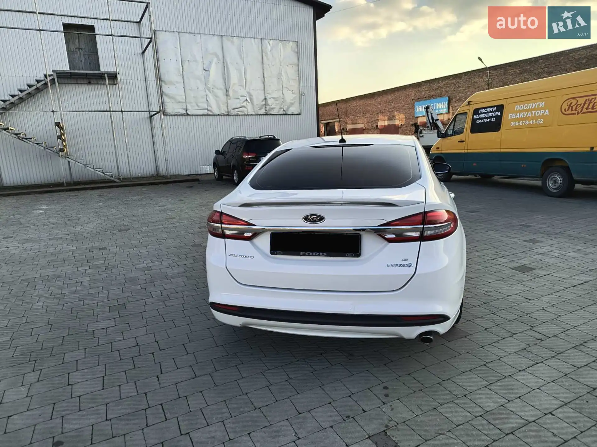 Ford Fusion 2017 VIN 3FA6P0LUXHR380910 фото оголошення 5 з 10