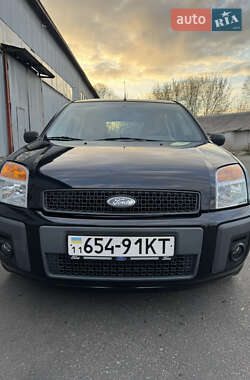 Ford Fusion  2003
