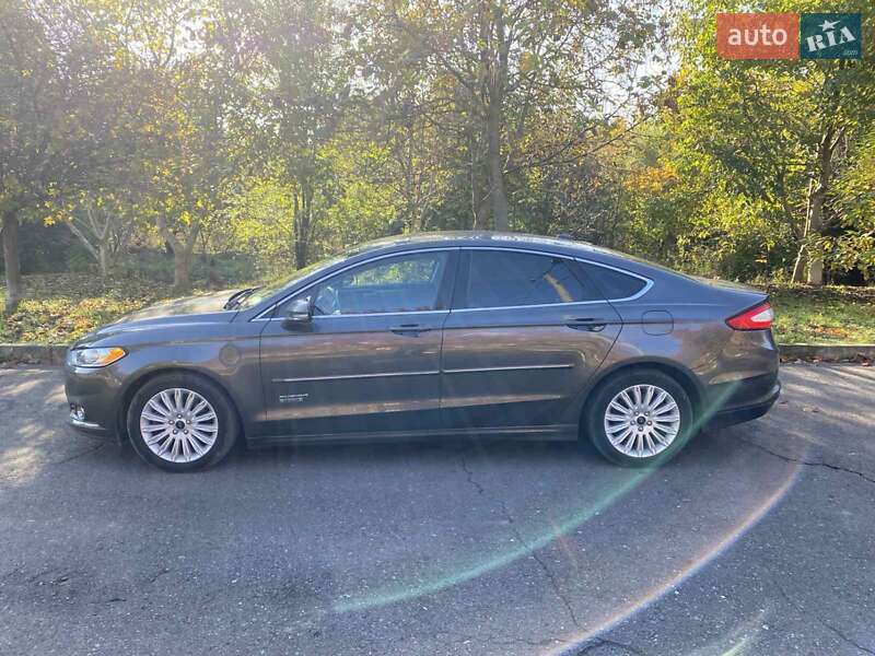 Легкові Ford Fusion