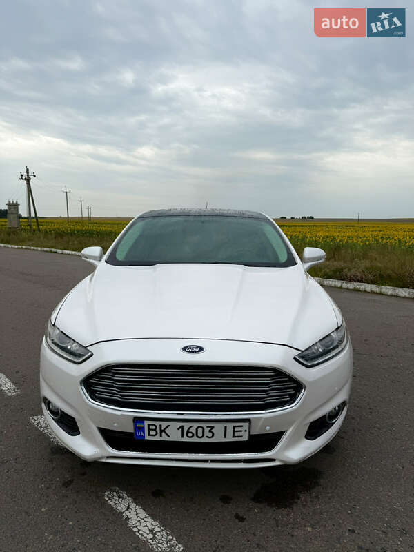 Седан Ford Fusion 2016 в Львове