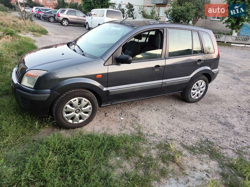 Хетчбек Ford Fusion