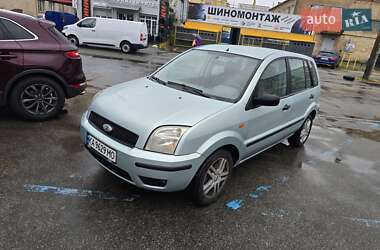 Ford Fusion  2003