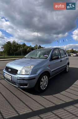 Ford Fusion  2004