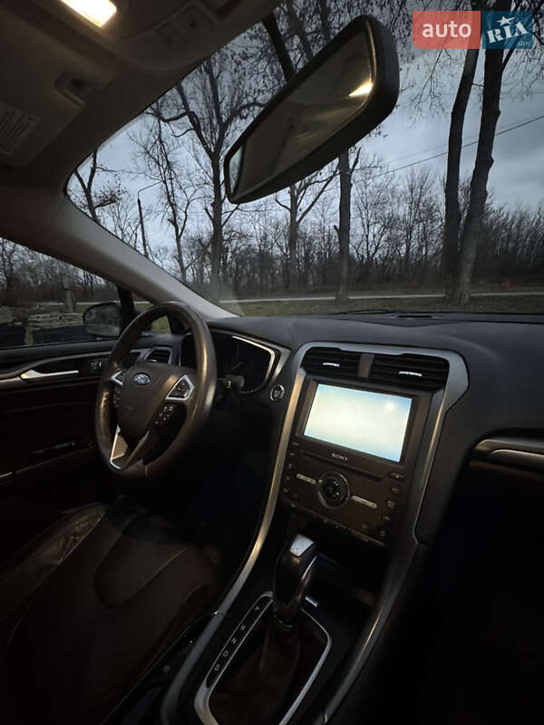 Седан Ford Fusion 2015 в Дрогобичі