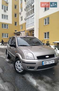 Ford Fusion  2003