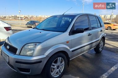 Ford Fusion  2004