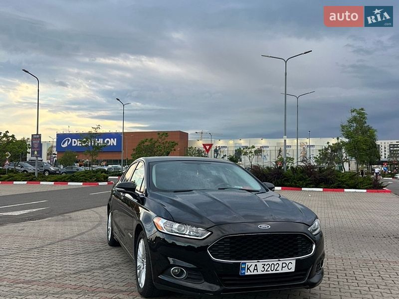 Седан Ford Fusion 2015 в Киеве