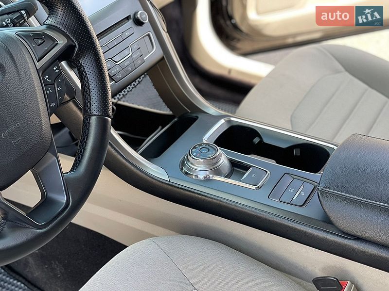 Седан Ford Fusion 2017 в Ровно