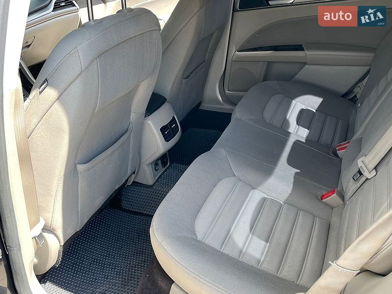 Седан Ford Fusion 2017 в Ровно