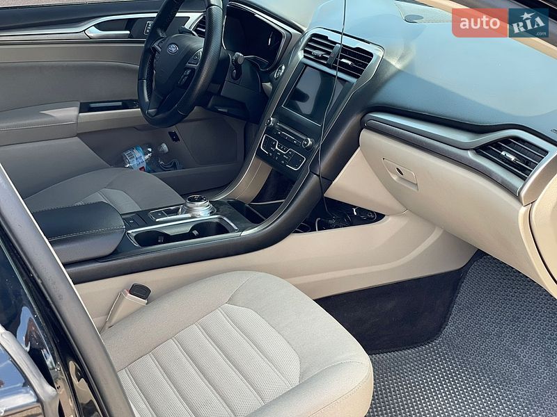 Седан Ford Fusion 2017 в Ровно