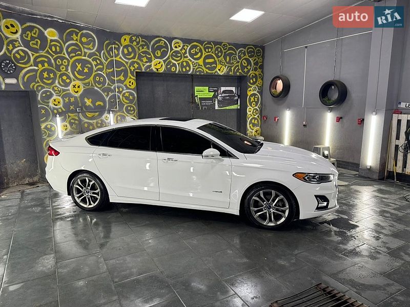 Седан Ford Fusion 2019 в Николаеве
