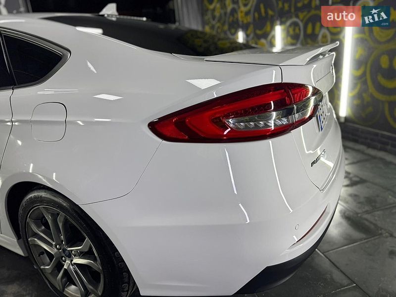 Седан Ford Fusion 2019 в Николаеве