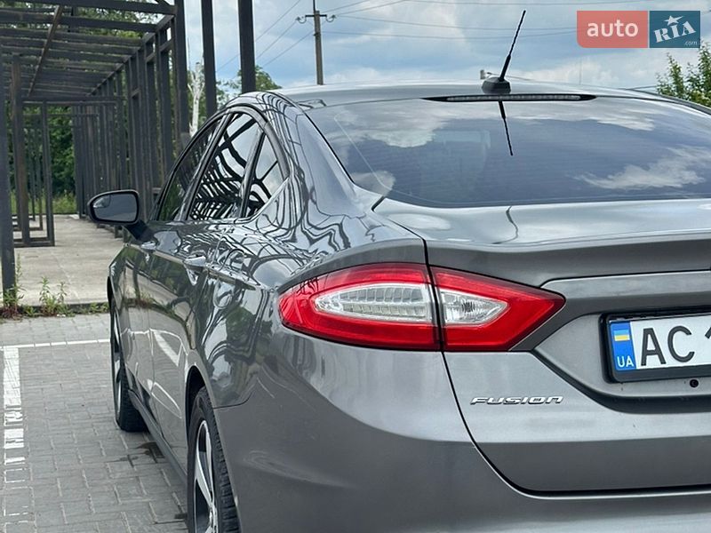 Седан Ford Fusion 2014 в Луцке