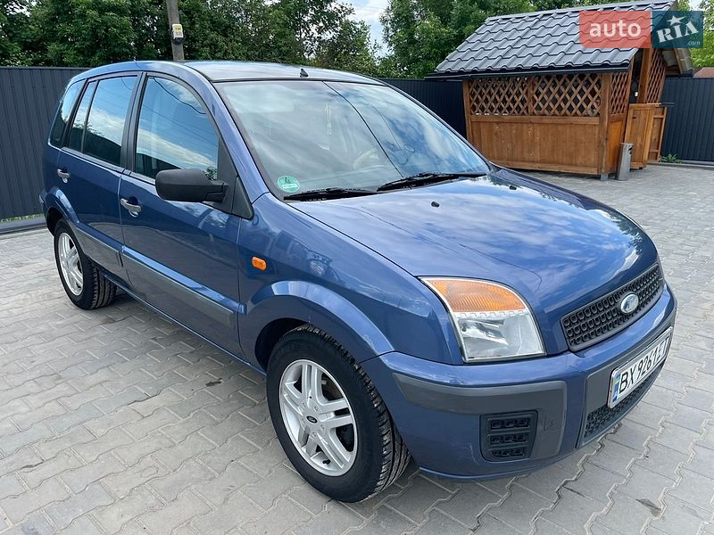 Хэтчбек Ford Fusion 2005 в Баре