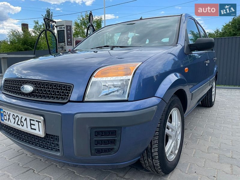 Хэтчбек Ford Fusion 2005 в Баре