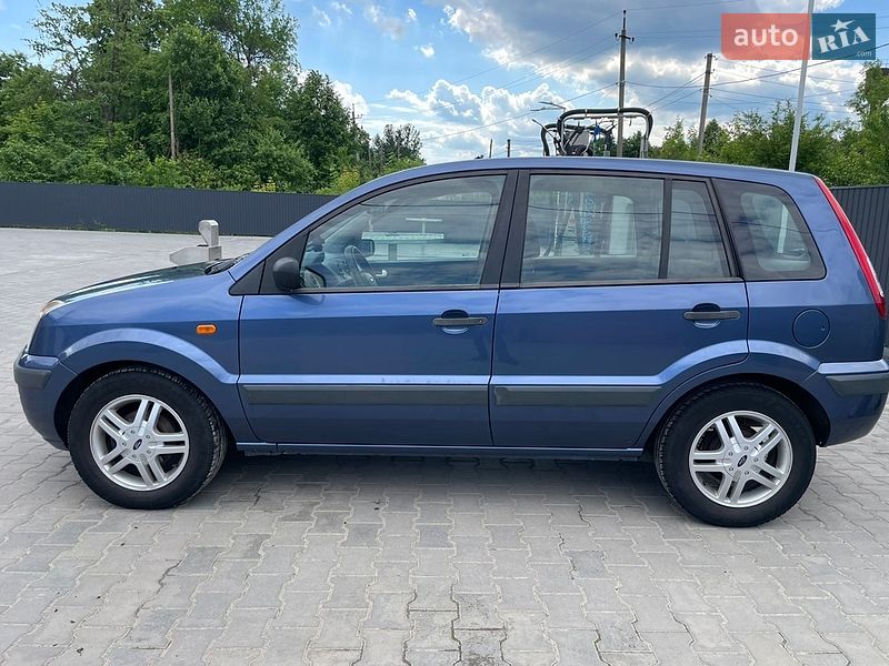 Хэтчбек Ford Fusion 2005 в Баре