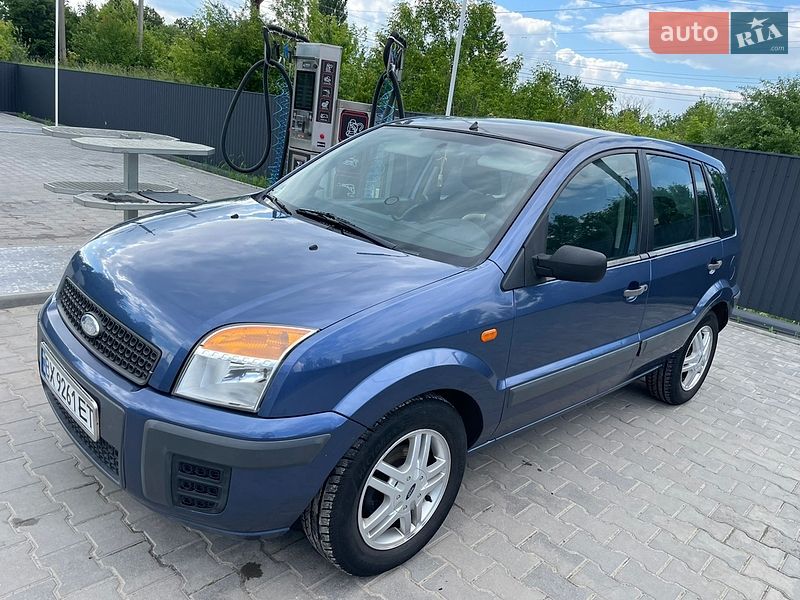 Хэтчбек Ford Fusion 2005 в Баре