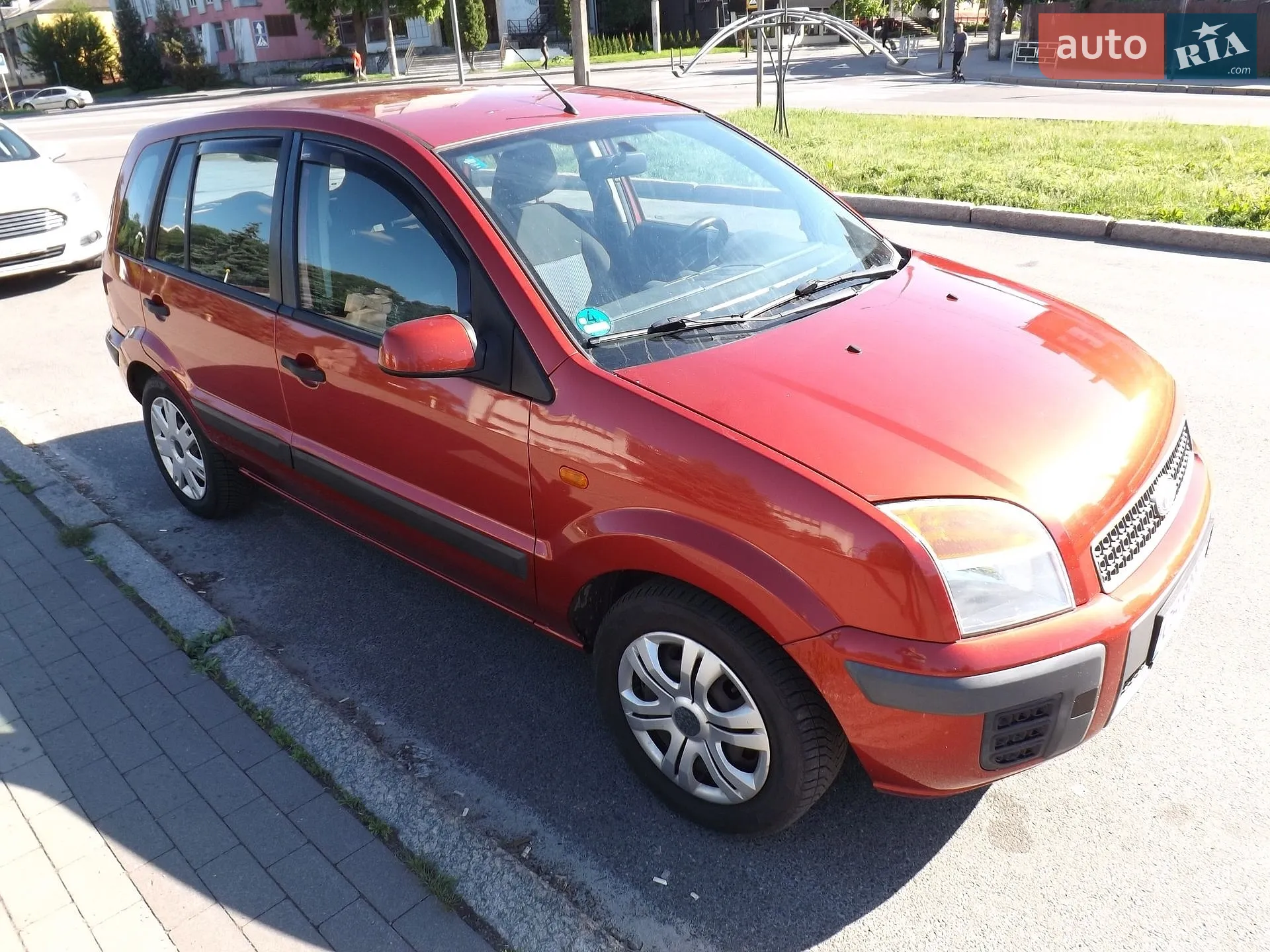 Ford Fusion 2008 VIN WF0UXXGAJU8R06532 фото оголошення 3 з 45