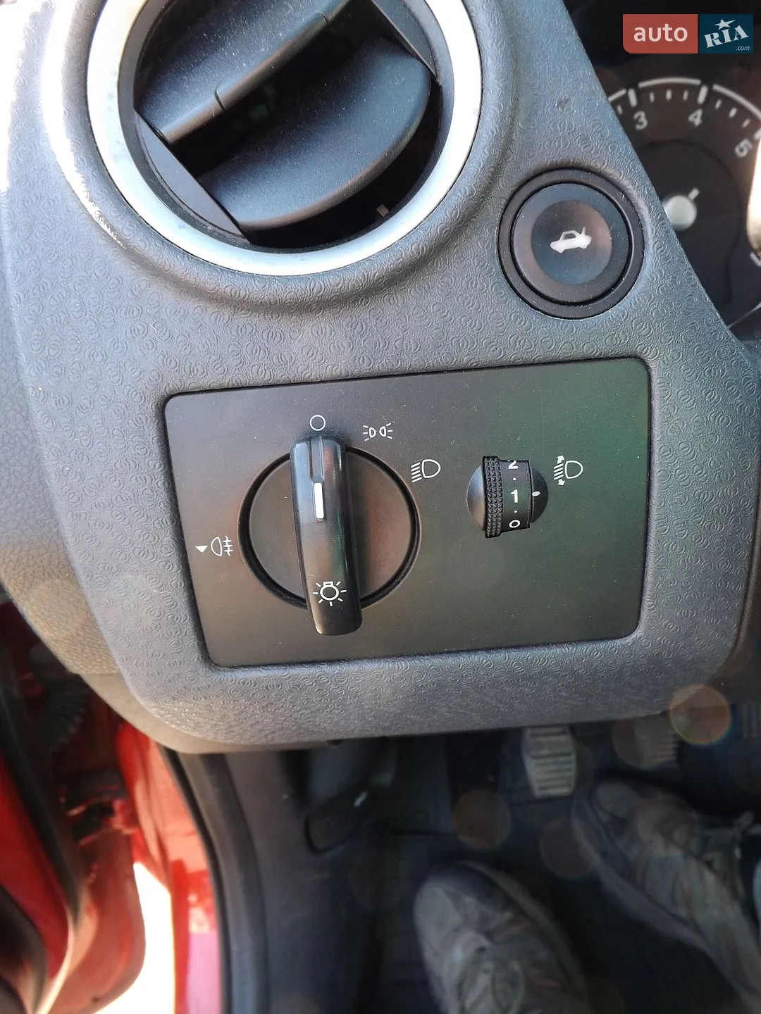 Ford Fusion 2008 VIN WF0UXXGAJU8R06532 фото оголошення 37 з 45