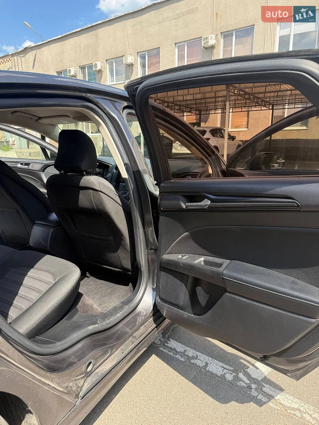 Ford Fusion 2018 VIN 3FA6P0G74JR256870 фото оголошення 4 з 9