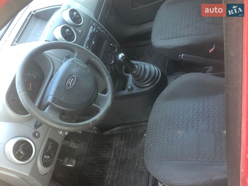 Хэтчбек Ford Fusion 2003 в Гайсине